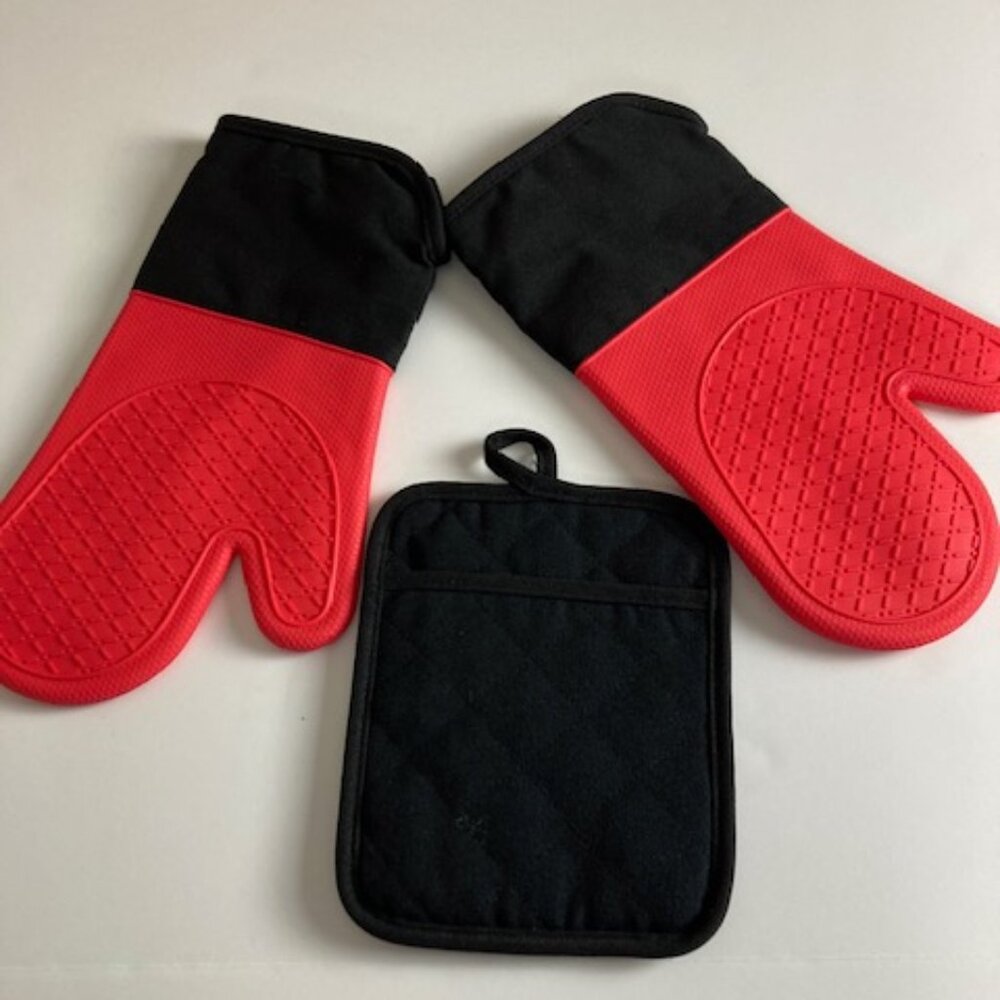 Silicone Red & Black Oven Gloves & Cooking Mit New w/out tags